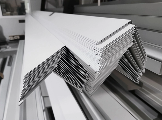 Perfiles realizados por Global Door.