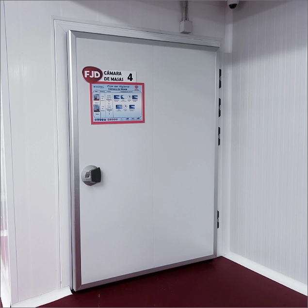 otros proyectos de puertas Pivotantes