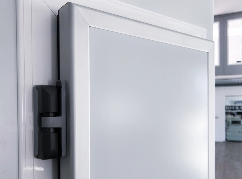 Puertas Pivotante Frigorífica
