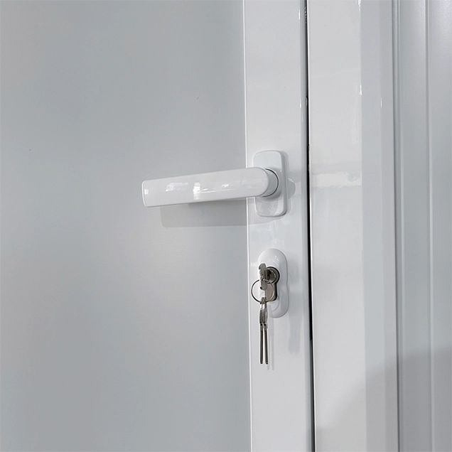 Puerta de Servicio para Espacio de Trabajo